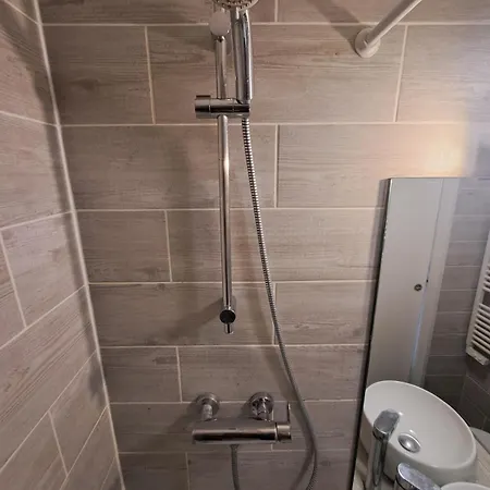 Joli Cocon Pour 2 Personnes Dans Le 10e *